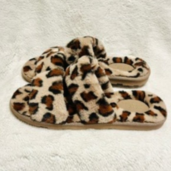 (NEW) Stars Above - Leopard Faux Fur Bed Slippers - Sizes Available 9, 10 - Picture 4 of 7